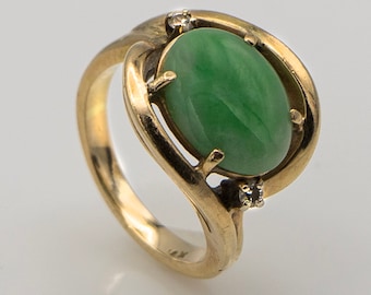 By-pass 14K yellow gold ring with jade and 2 diamonds