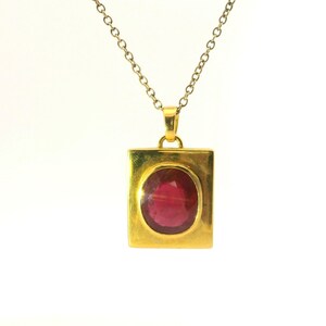 18K Yellow Gold Ruby Pendant – 9.89 Ct Oval Ruby, Certified, Statement Piece