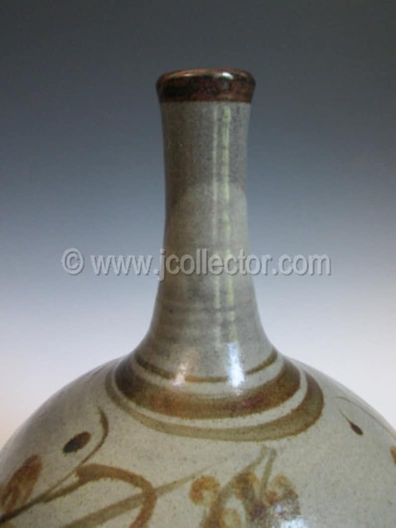 JR3JL249 Japanese Ceramic Studio Ware Vase