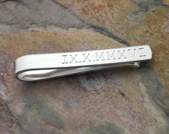 Roman Numerals Tie Bar, Tie Clip with Date, Personalized Anniversary Gift for Husband, Graduation Present for Him, Wedding Date Gift Groom