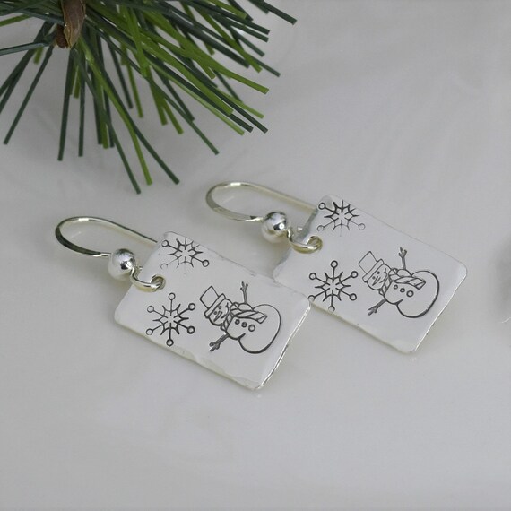 Sterling Silver Satin Finish Dangle Snowflake Earrings Sterling Silver Satin Finish Dangle Snowflake Earrings