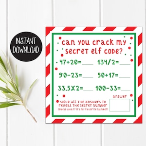 Può includere: Una scheda di gioco stampabile a tema natalizio con un bordo a righe rosse e bianche e dettagli verdi. La scheda presenta problemi di matematica e il testo "Can you crack my secret elf code?" con una grafica "Download istantaneo".