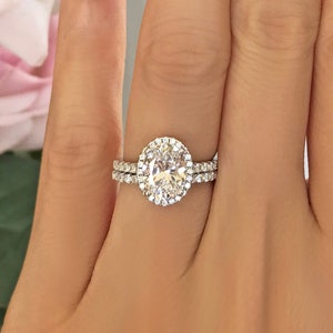 2,25 ctw klassieke ovale halo bruidsset, ovale halo verlovingsring, halve eeuwigheid trouwring, door de mens gemaakte diamantsimulanten, sterlingzilver