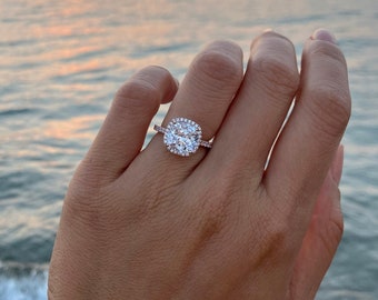 Sz 5-10: 10k Solid Rose Gold 3 Ctw Classic Cushion Halo