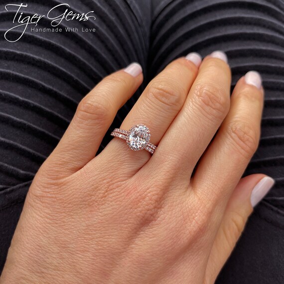 1.5 ctw Oval Halo Bridal Set