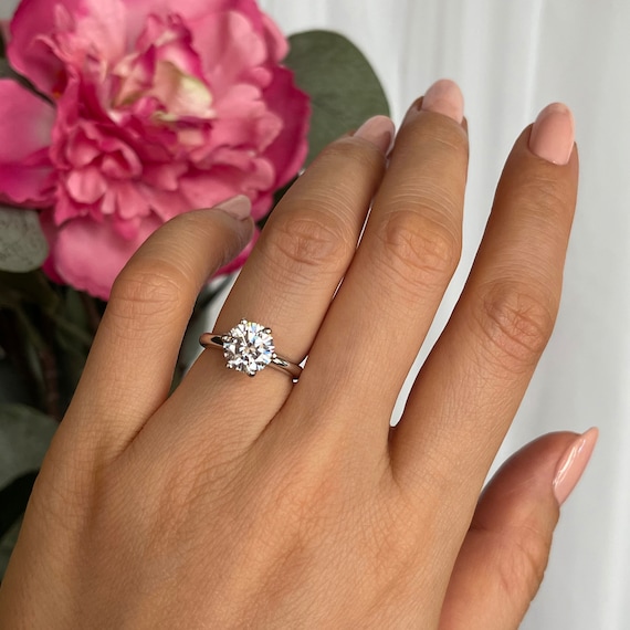 Classic Winston Diamond Engagement Ring | Harry Winston