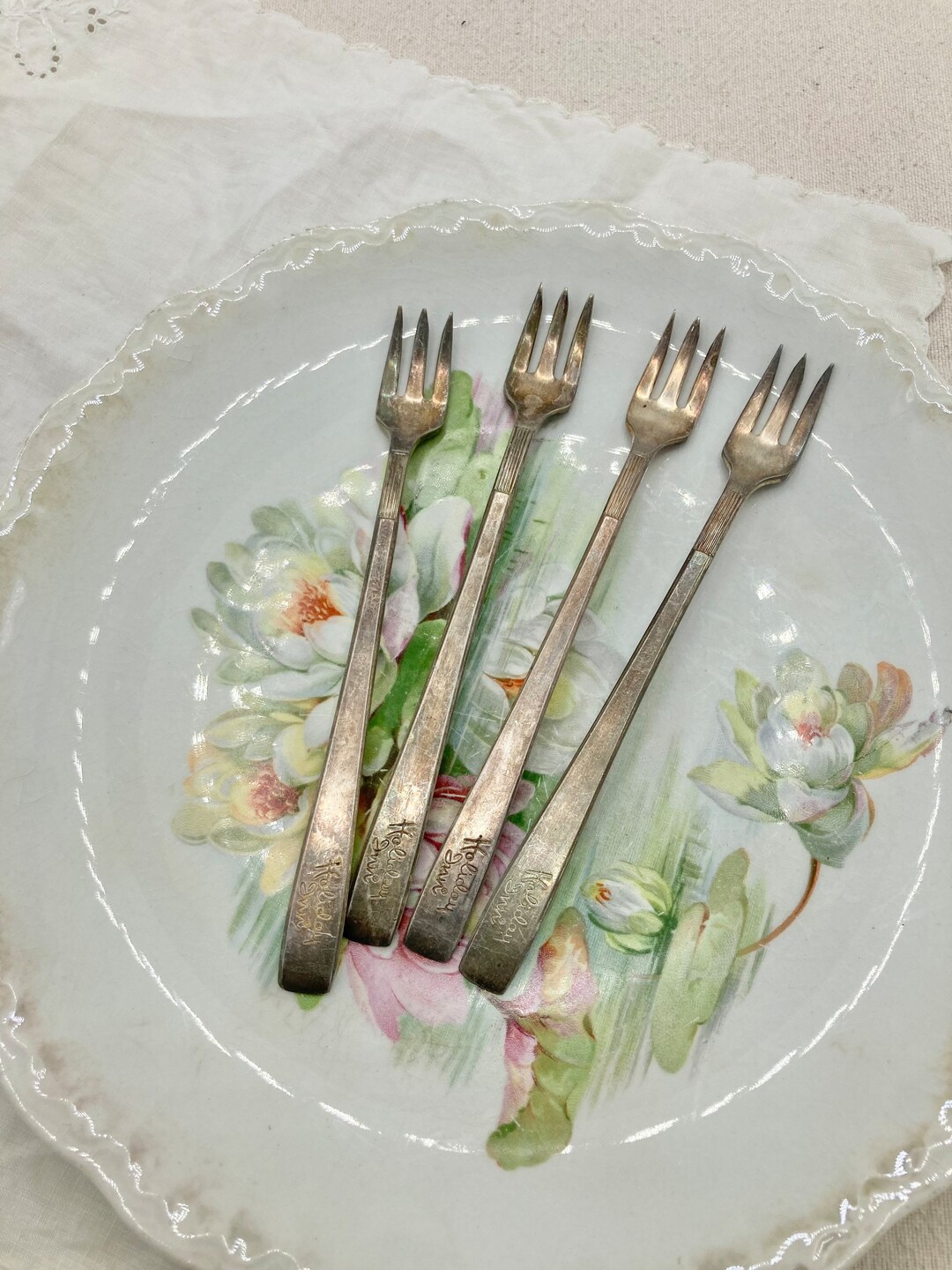 Vintage Holiday Inn ,oneida Hotel Plate, Silver Plate, Cocktail Forks 4