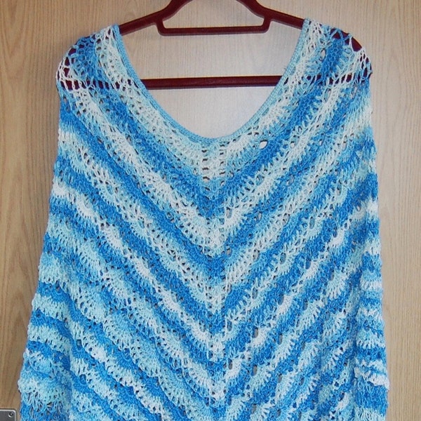 Poncho Umhang Cape Schulterwärmer Häkeltuch Handarbeit Unikat Meeresbrise Gr. 42 bis 48