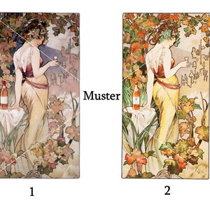 Può includere: Un poster vintage in stile Art Nouveau con una donna in un abito giallo in piedi in un vigneto con una bottiglia di vino e un bicchiere. Il poster ha un aspetto sbiadito, antico ed è intitolato "Muster".