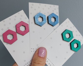 Stud earrings with colourful open hexagons