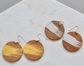 Dangly wooden disc earrings with brushstroke stripe