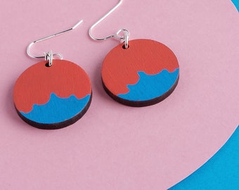 Dangly disc wooden earring in terracotta and blue