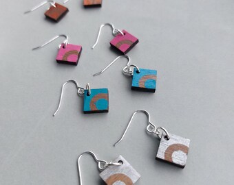 Small square with curve pattern dangly earring