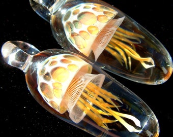 Jellyfish Pendant- MADE TO ORDER - Golden - Weelainy Lampworked Glass