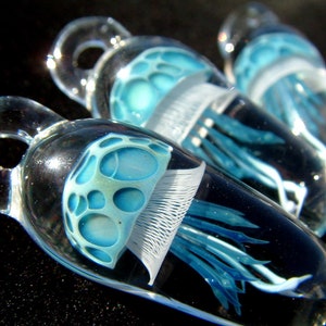 Jellyfish Pendant- MADE TO ORDER - Teal Peacock - Weelainy Lampworked Glass