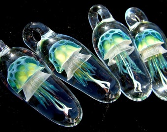 Jellyfish Pendant- MADE TO ORDER - Green Blue Teal shimmer - Weelainy Lampworked Glass