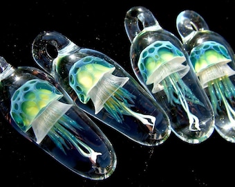 Jellyfish Pendant- MADE TO ORDER - Green Blue Teal shimmer - Weelainy Lampworked Glass