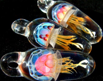 Jellyfish Pendant- MADE TO ORDER - Rainbow Golden - Weelainy Lampworked Glass