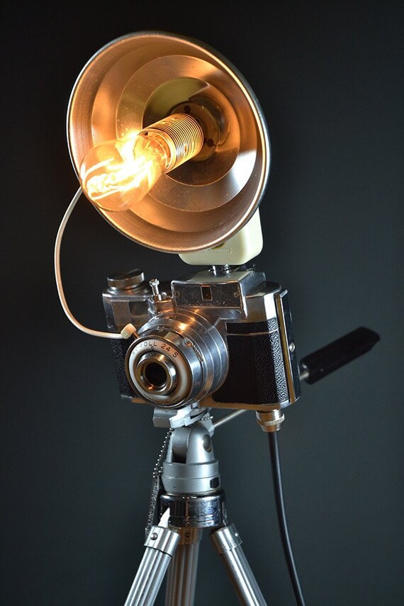 camera table lamp