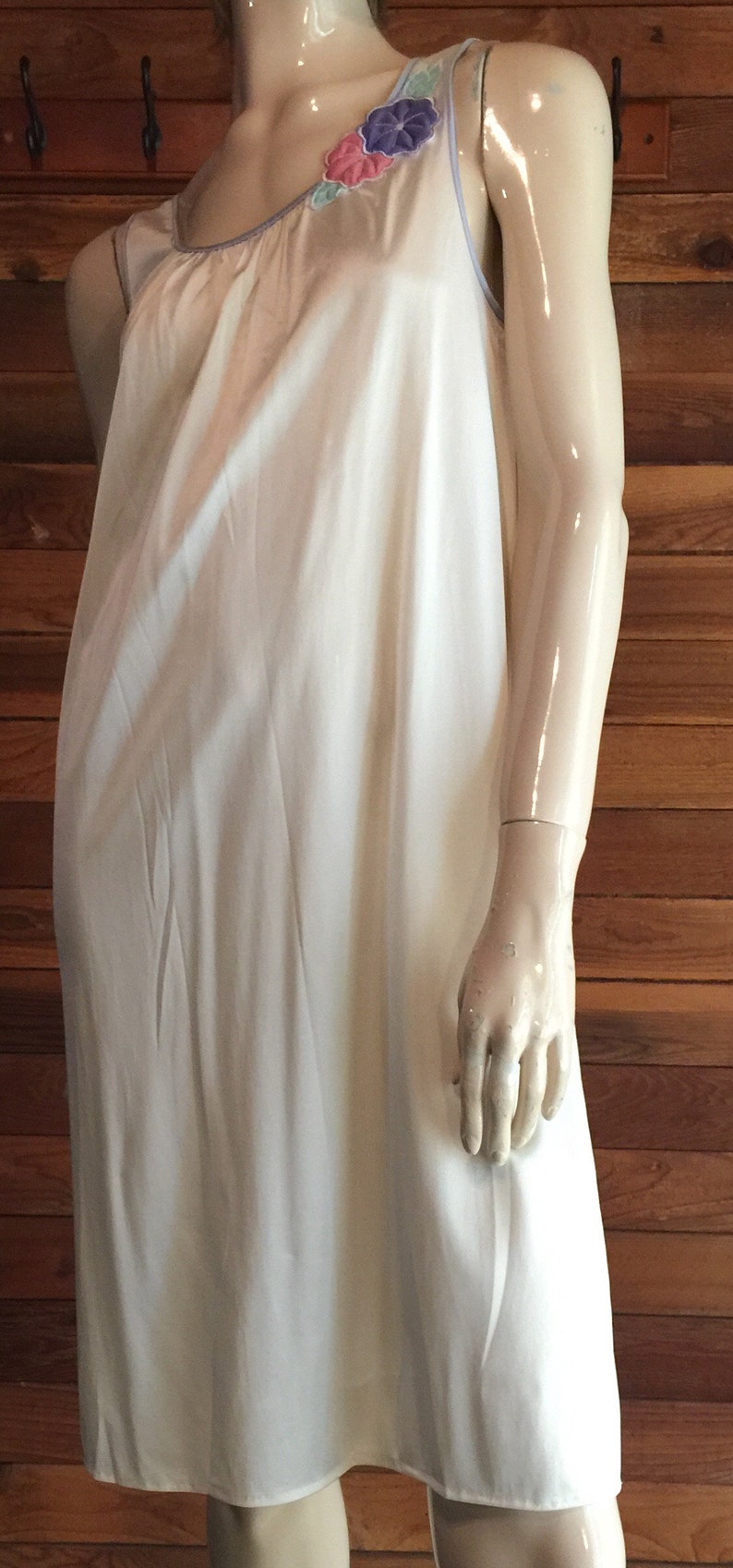 Vintage Lingerie 1970s LORRAINE Ivory Size Small Nightgown and | Etsy