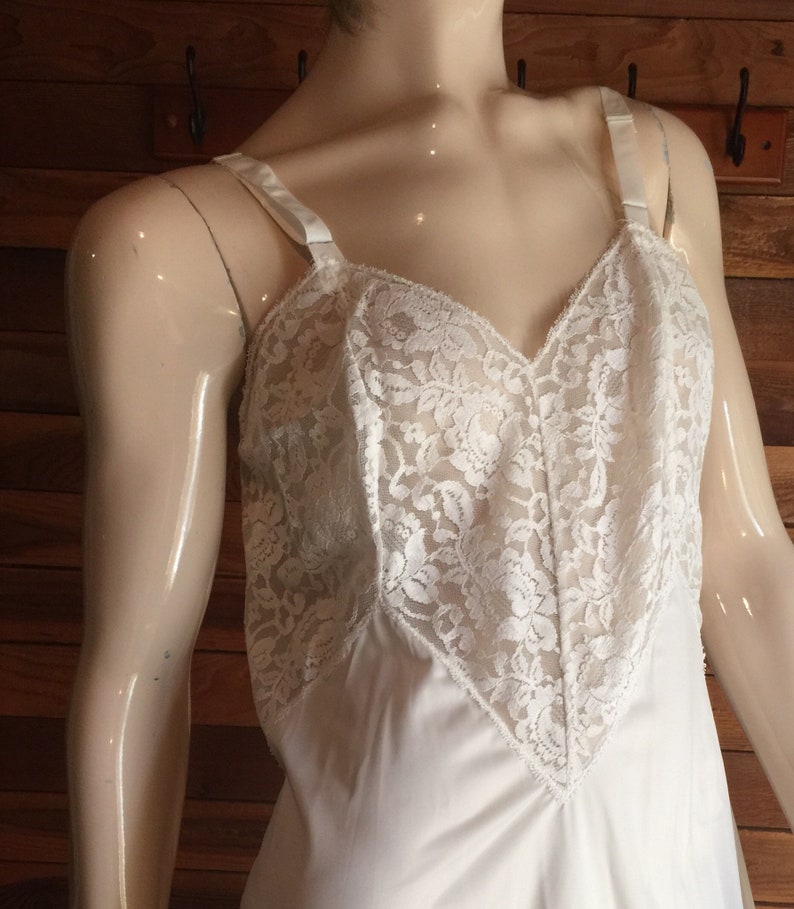 Vintage Lingerie 1960s BARONET Ivory Size 36 Short Full Slip