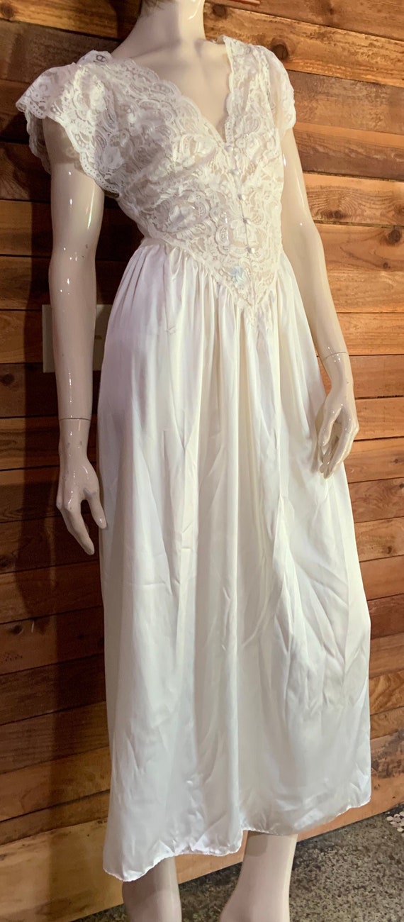 Vintage Olga Ivory Size Small Nightgown Style 9240
