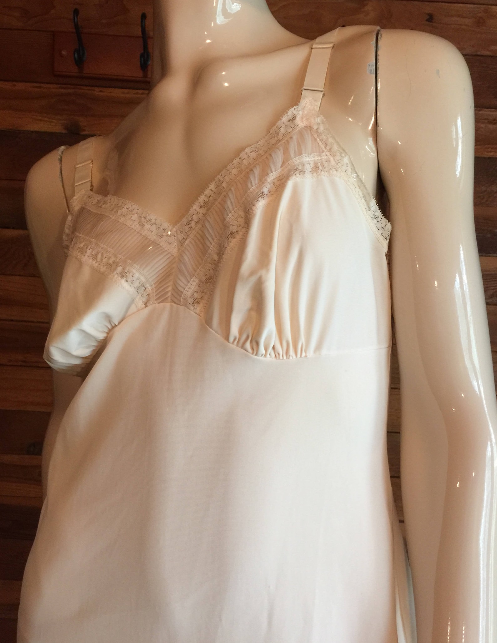 Vintage Lingerie 1960s LORRAINE Size 34 Ivory Full Slip - Etsy