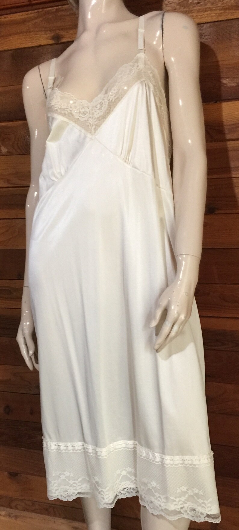 Vintage Lingerie 1980s BRIAR CREEK Ivory Size 40 Full Slip