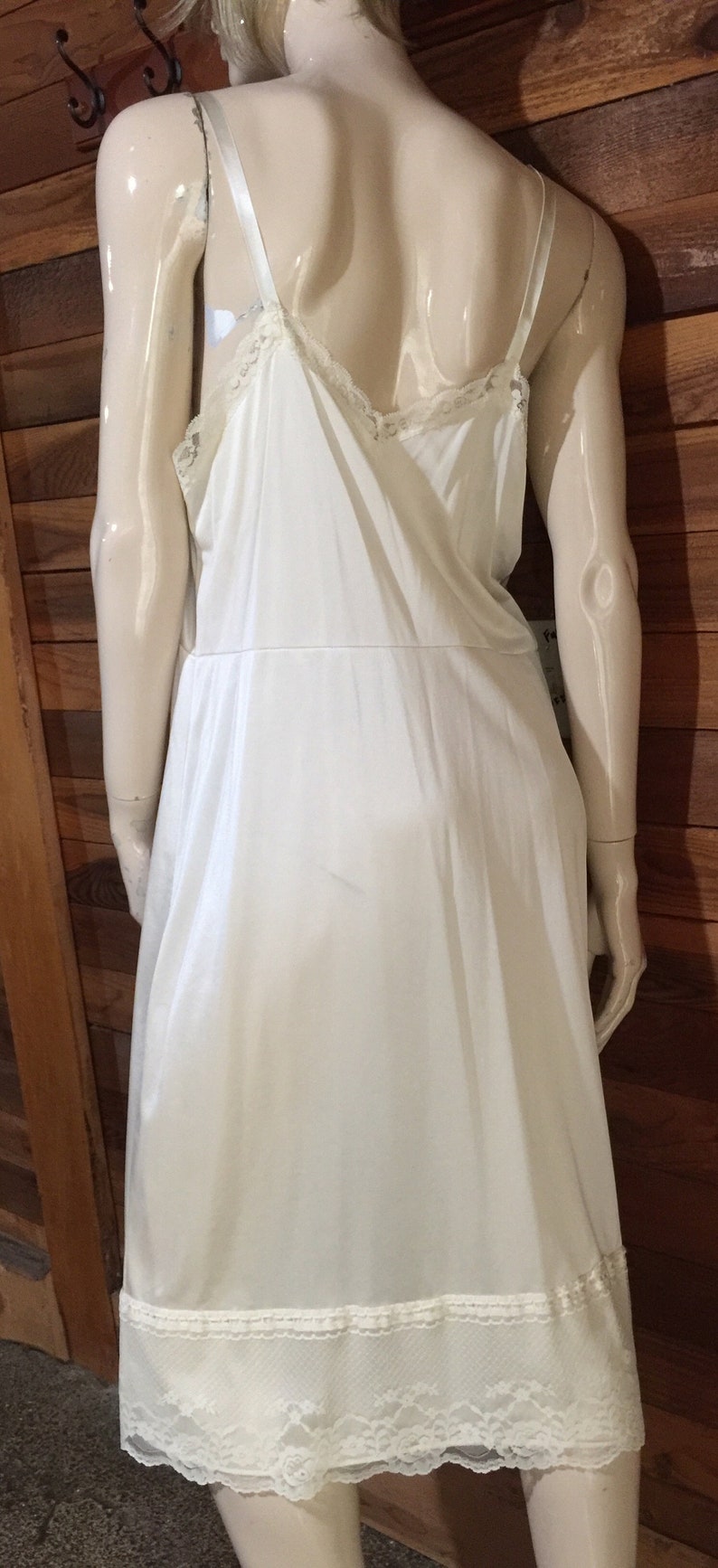 Vintage Lingerie 1980s BRIAR CREEK Ivory Size 40 Full Slip