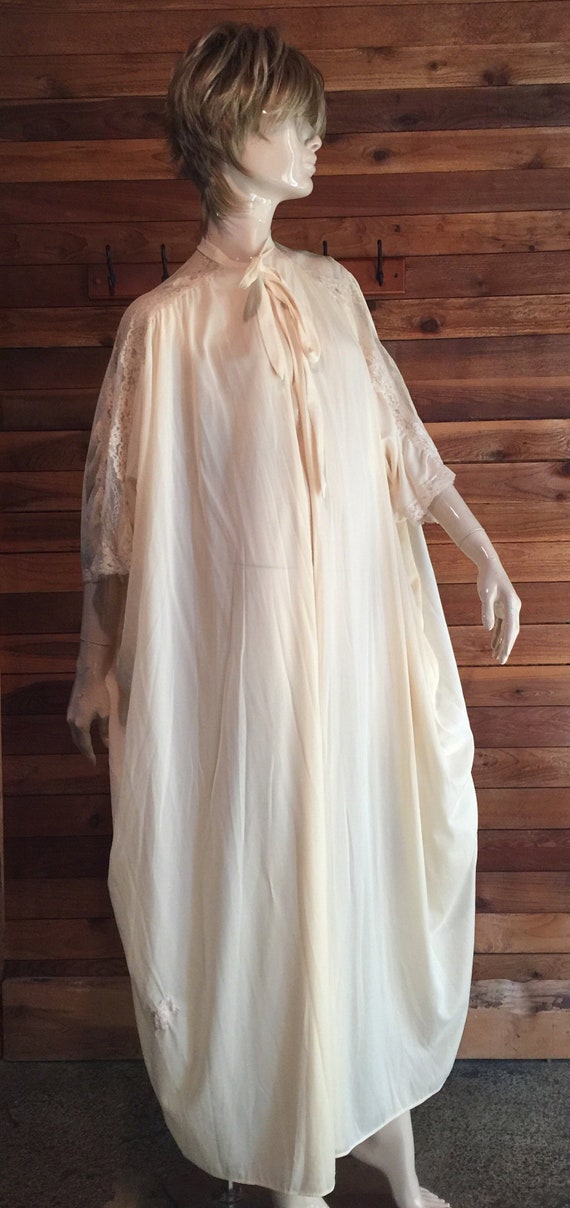 Vintage Lingerie 1970s MISS ELAINE Gold Label Size