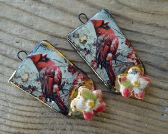 Dijes de cerámica de pájaro para joyería hechos a mano. Colgantes para hacer aretes. Cuentas artísticas.