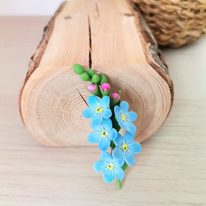 Forget me not brooch, handmade forget-me-nots, blue brooch, made from air dry polymer clay, floral brooch