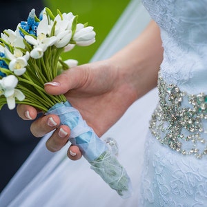 Wedding bouquet and boutonniere set, bridal bouquet, wedding flowers, air dry polymer clay, snowdrop bouquet, blue muscari image 4