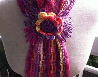 Small multicolor neck warmer and flower
