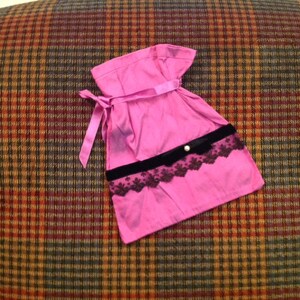 Luxurious, hand made, pure silk gift bag trimmed with vintage lace. Made in the UK