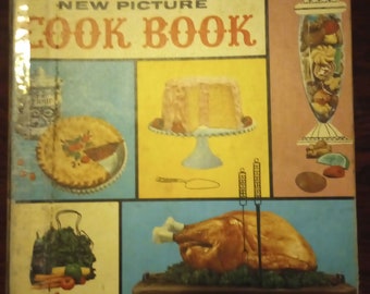 洋書 Betty Crocker's New Picture Cook Book Betty Crocker's New Picture Cook Book 1961 in As-If-New