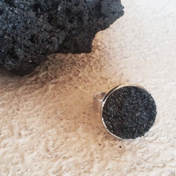 Lava rock ring in real lava stone fragment from Etna, raw stone, volcanic ash eco friendly jewelry, sustainable recycled ring