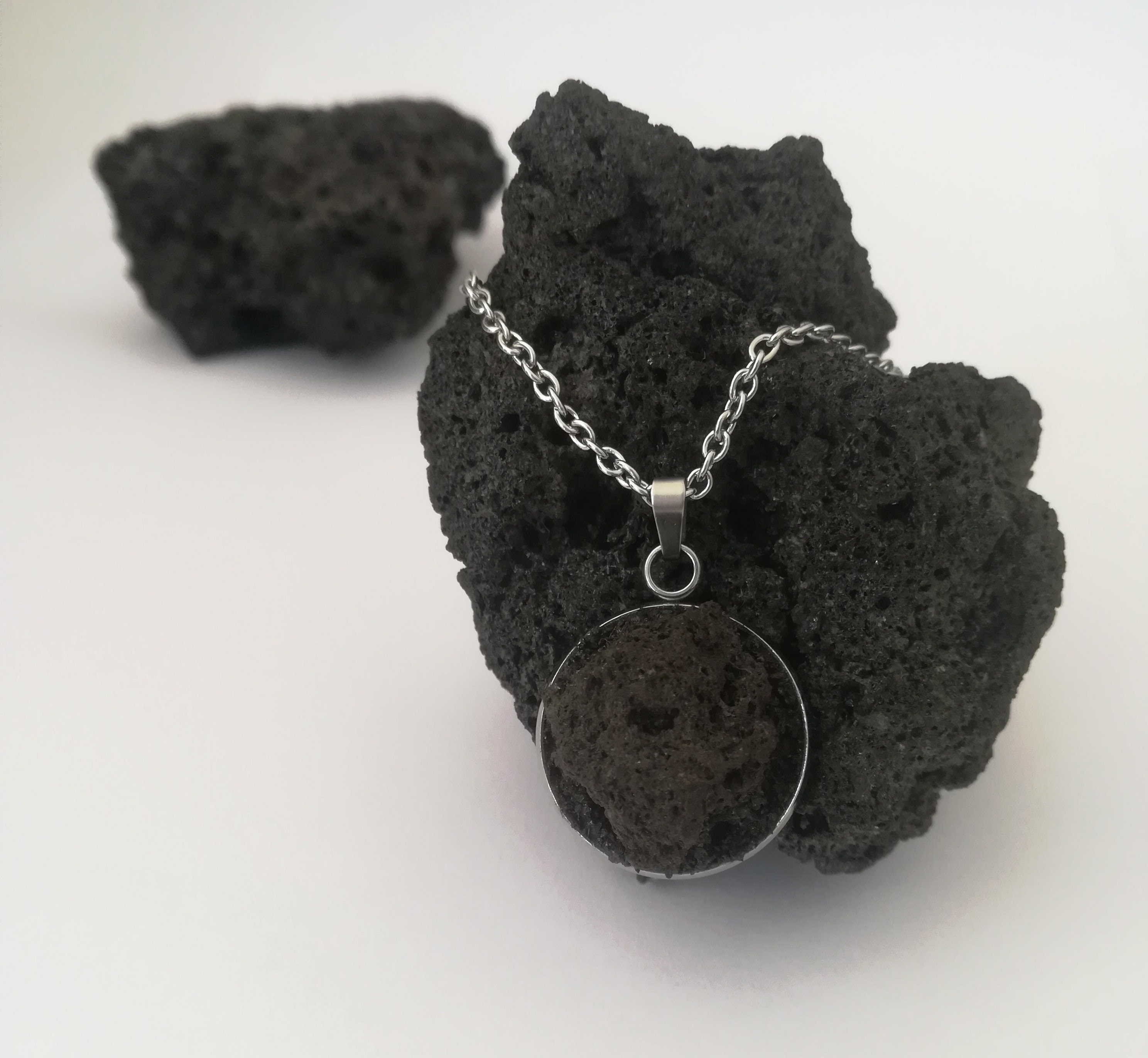 Amazon.com: ElisaJewelryArt - Natural Lava Stone Beaded Choker Necklace  Genuine Gemstone Courage Stone Clasp Closure Necklace Unisex Necklace (Lava  Stone) : Handmade Products