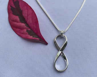 Mobius Silver MEDIUM Infinity Necklace, Vertical Infinity, Wedding, Friendship Pendant, Custom Engraving, Popular Pendant, Love, Life Symbol