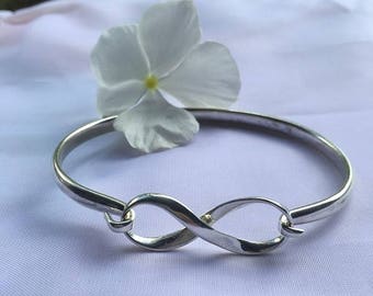 Mobius Silver INFINITY Cuff Bracelet, Infinity Symbol Bracelet, Womens Infinity Bracelet, Personalized Engraving, Anniversary, Love, Life