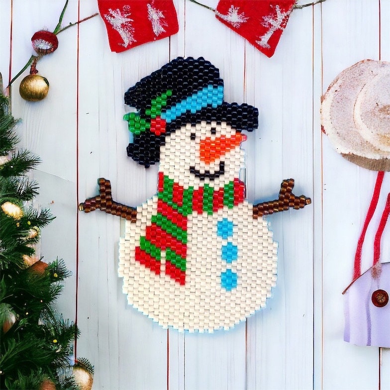 ペヨーテステッチとブリックステッチの雪だるまパターン、クリスマス