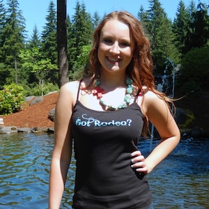 Camiseta sin mangas Got Rodeo: tirantes finos negros y turquesas - Cowgirl Chic