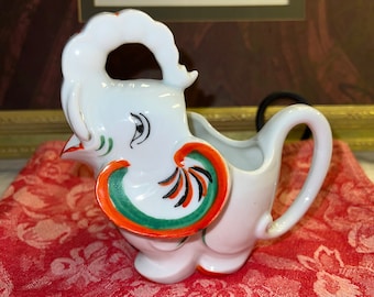 Jarra para leche con forma de elefante pintada a mano de cerámica blanca T. T. Takito, estilo kitsch, vintage, fabricada en Japón, de MCM