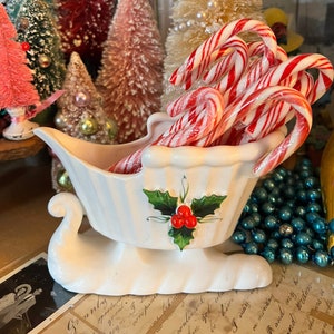 Pretty Vintage Christmas 1962 Holt Howard White Holly & Berries Ceramic Sleigh Sled Candle Holder Retro Xmas Table Decor
