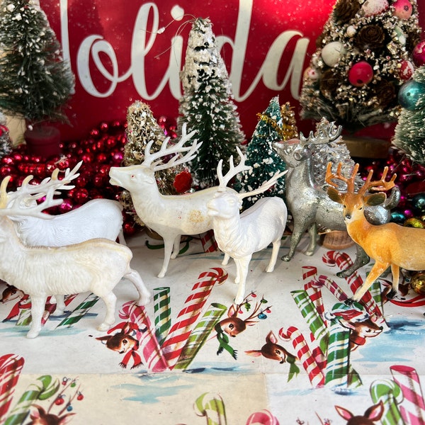 Figurines de cerf kitsch vintage en plastique celluloïd Renne du Père Noël Affichage de Noël atomique Ornements de Noël rétro Choisissez parmi le menu Blanc/Argent