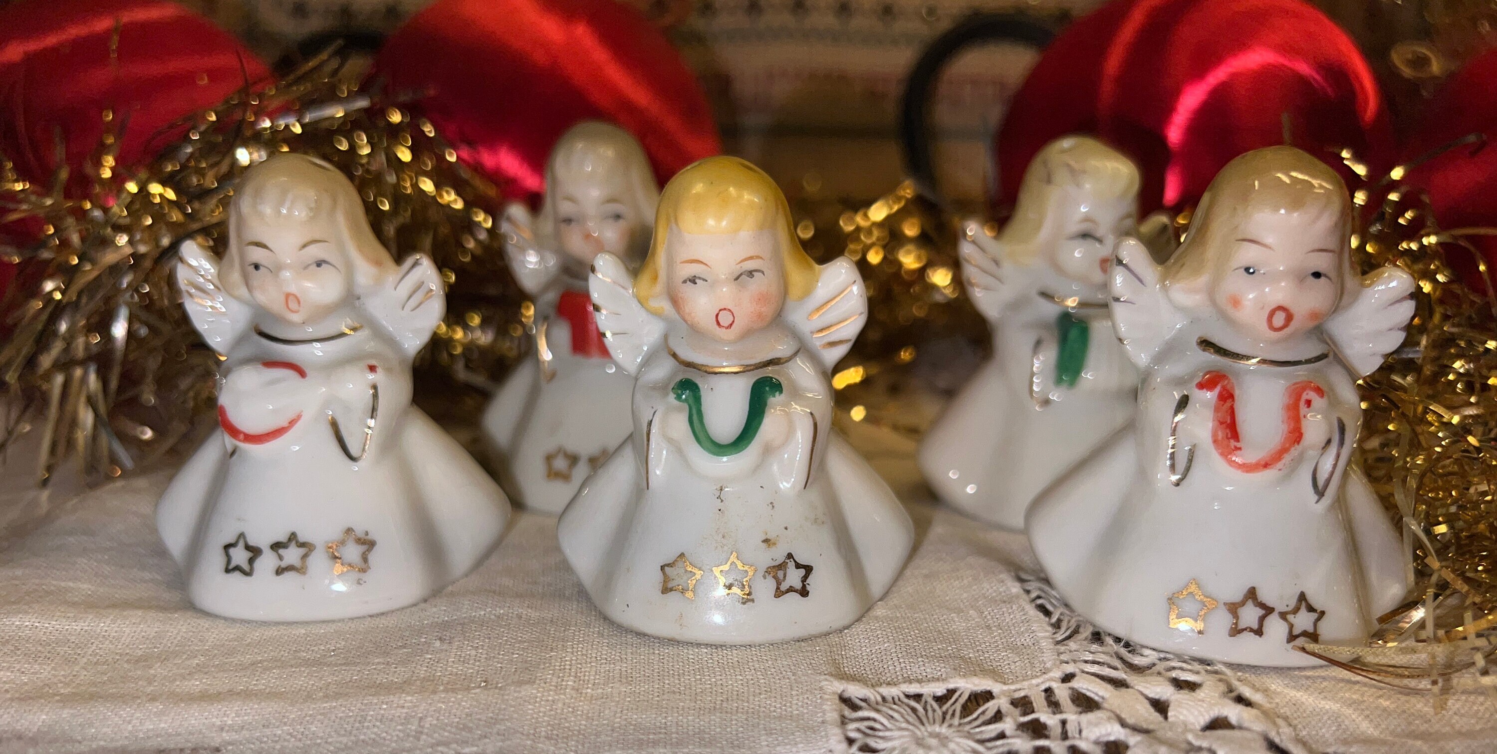 Darling MCM Vintage Christmas White Small Porcelain Angels Holding