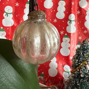 Stunning Vintage German Kugel Style Silver Mercury Glass Hand Blown Reproduction 2.5″ Melon Ribbed Ball Christmas Tree Ornament