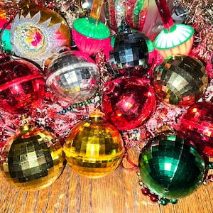 Shimmering Vintage Fun Disco Ball Reflective Mirror Ball Bright Hard Plastic Ornaments Retro Christmas Red Gold Silver Choose in Menu