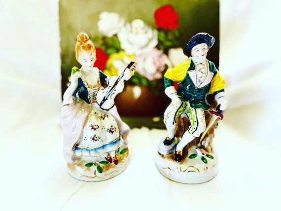 Pair of Vintage Colonial Hand Painted Made in Occupied Japan
