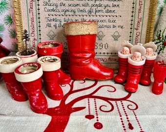 Vintage Pappmaché & Kunststoff Rosbro Kitschy Weihnachten Weihnachtsmann Rote Stiefel Candy Container Weihnachtsmann in Boot Ornament Japan MCM Wählen Sie aus dem Menü